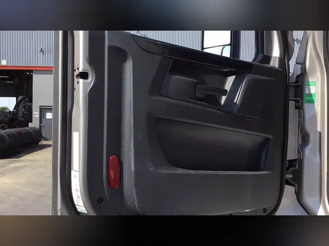2023 Freightliner Cascadia 126