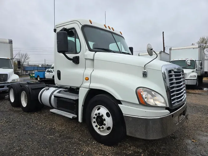 2018 FREIGHTLINER/MERCEDES CASCADIA 125