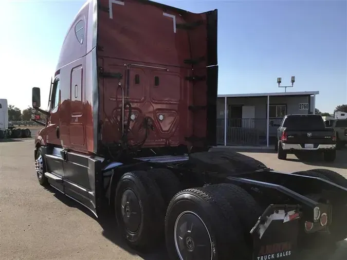 2021 FREIGHTLINER CA126