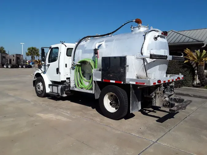 2016 Freightliner M2 106