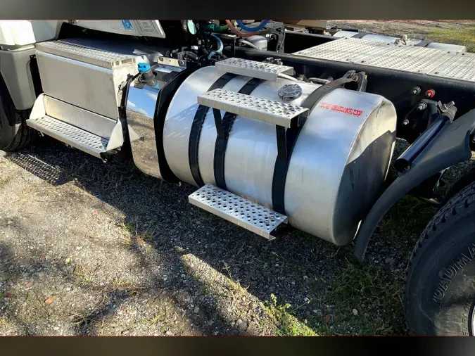 2019 INT LT625 6x4