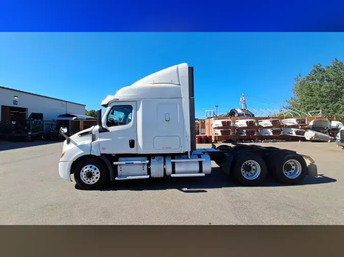 2019 Freightliner Cascadia 126