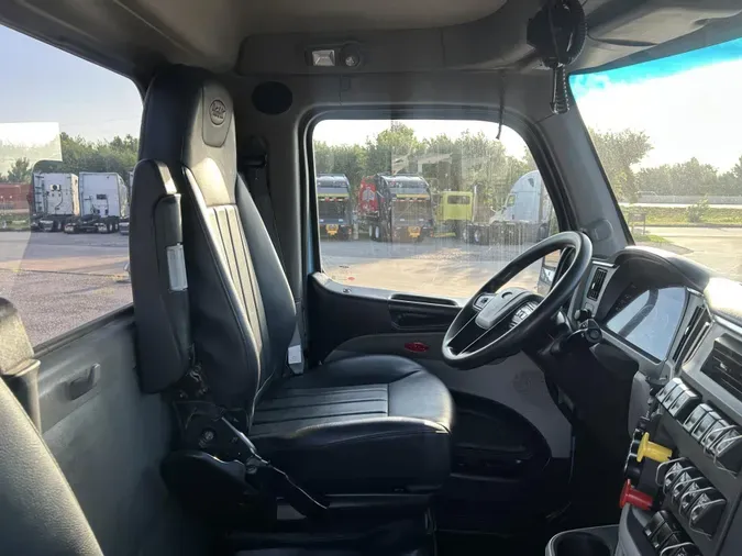 2022 Peterbilt 567