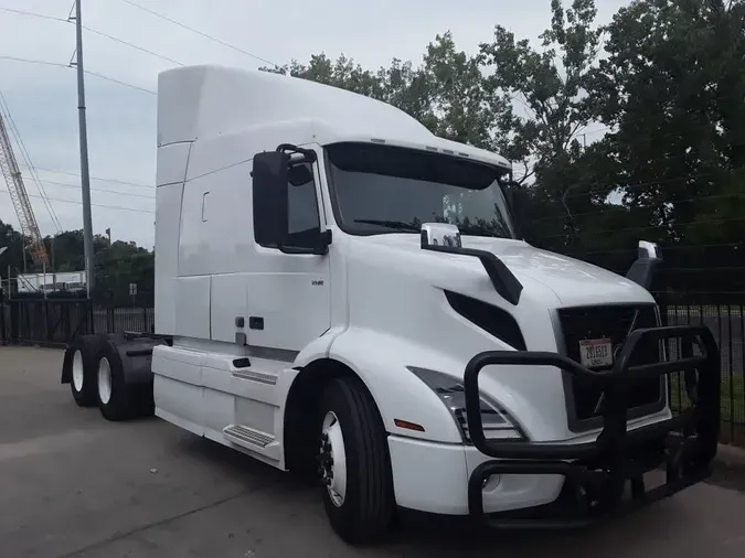 2020 VOLVO VNR64T-640