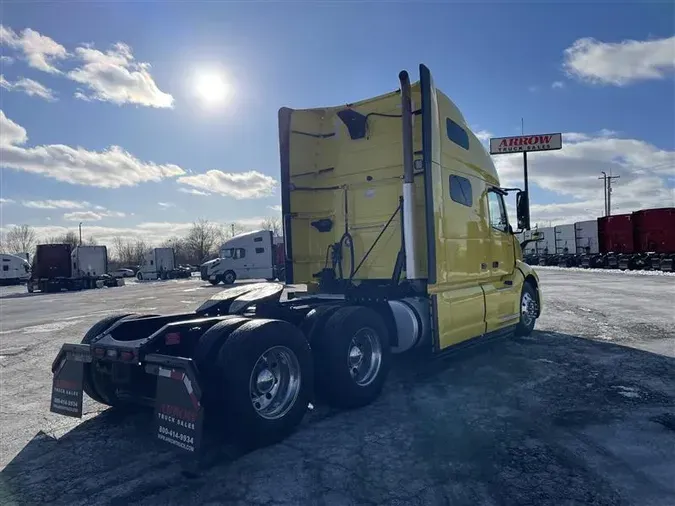 2021 VOLVO VNL64T760