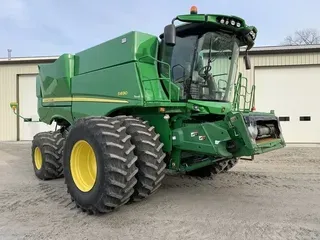 2017 John Deere S690