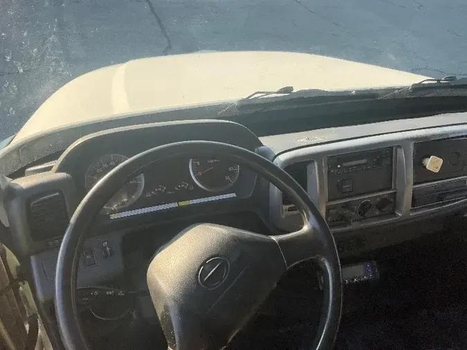 2014 HINO TRUCK 338