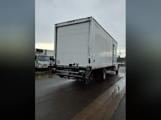 2018 FREIGHTLINER/MERCEDES M2 106