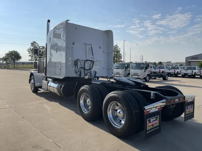 2019 Peterbilt 389