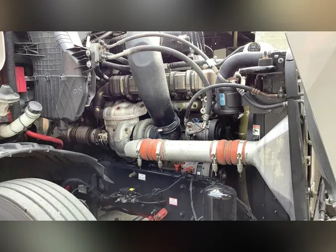 2021 Freightliner Cascadia 126