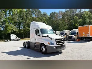 2021 Freightliner Cascadia 126