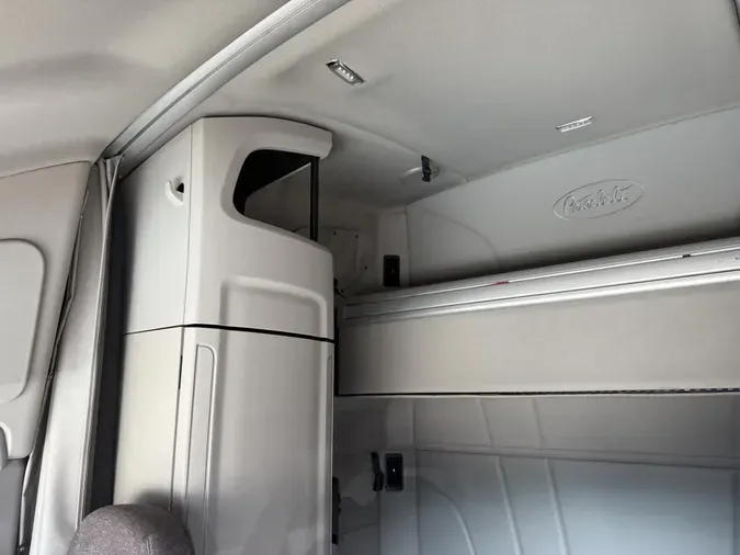 2022 Peterbilt 579