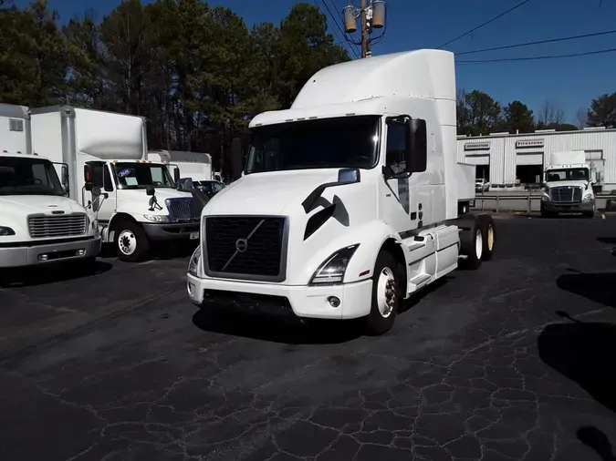 2020 VOLVO VNR64T-640