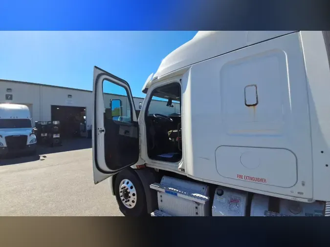 2019 Freightliner Cascadia 126