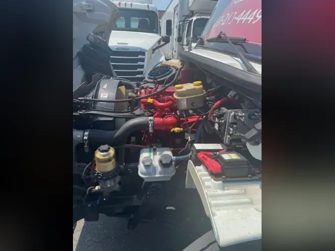 2019 FREIGHTLINER M2 106