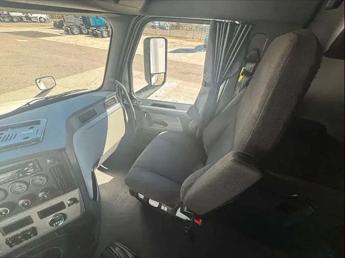 2020 Freightliner Cascadia 126