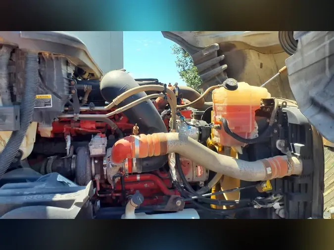 2019 NAVISTAR INTERNATIONAL LT625 DAYCAB T/A79f4a96528a5b069abaff68162a3ca03