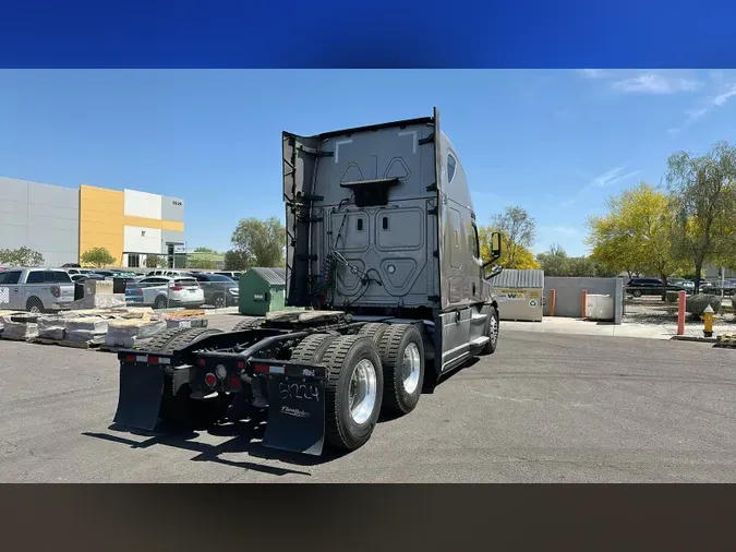 2020 Freightliner Cascadia