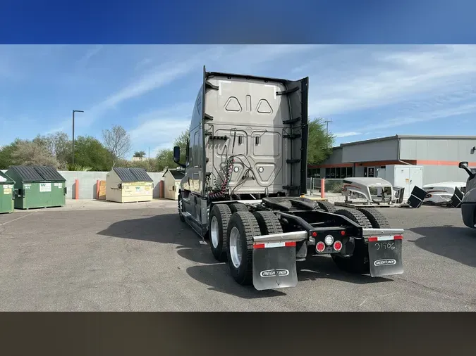 2024 Freightliner Cascadia 12679f6e5d64c313bcadd53f01f4e02fb8b