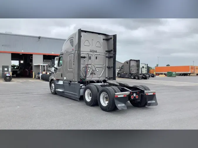 2024 Freightliner Cascadia 12679f7b8780ada9f7e898ea0d19efdcec4