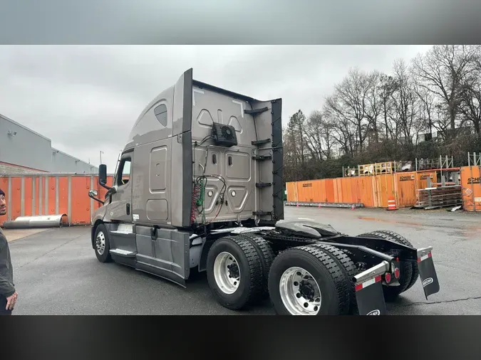 2022 Freightliner Cascadia 126