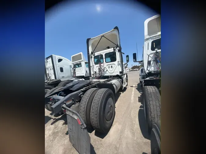 2020 FREIGHTLINER NEW CASCADIA 116