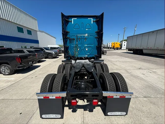 2024 Freightliner Cascadia 126