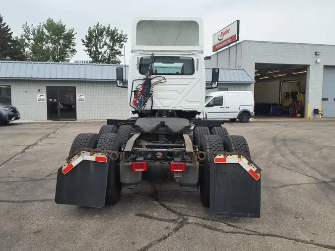 2019 NAVISTAR INTERNATIONAL LT625 DAYCAB T/A