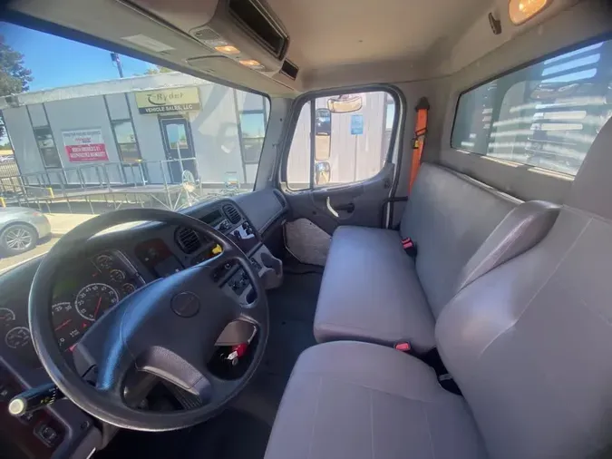 2019 FREIGHTLINER/MERCEDES M2 106