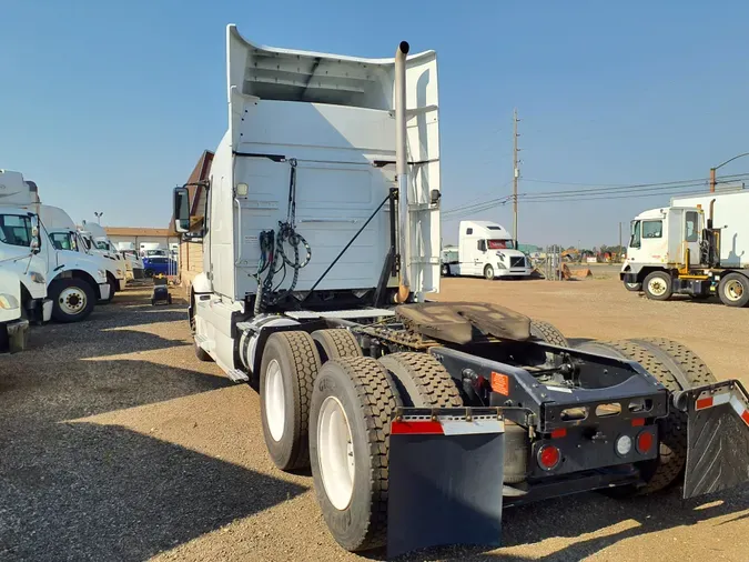 2019 VOLVO VNR64T-640