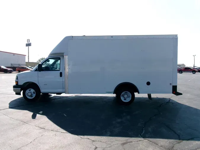 2023 Chevrolet Express 35007a01a3d8deca5ae85bb30a2e0d9215fa