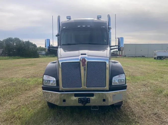 2021 Kenworth T880