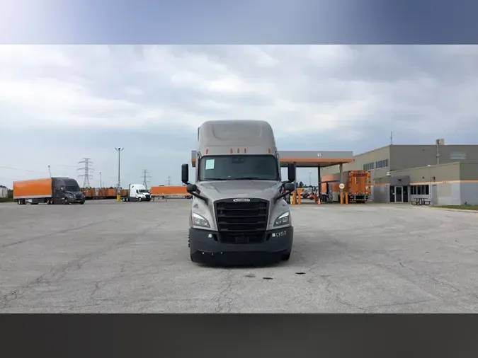 2023 Freightliner Cascadia 1267a0d2766fde88cd95eedc1202340229a