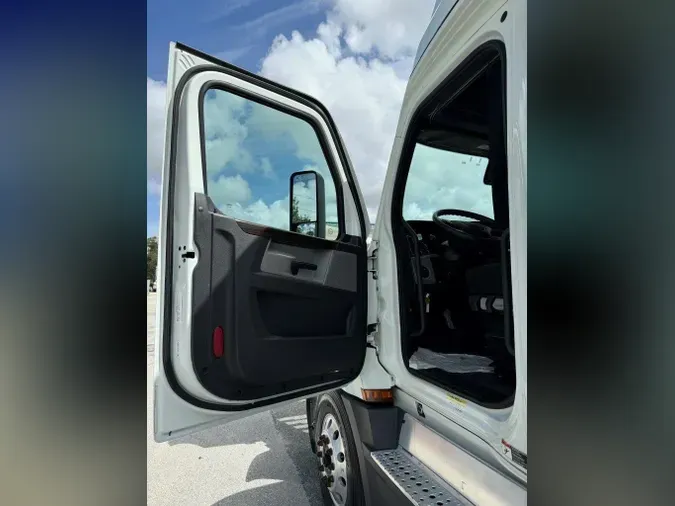 2020 Freightliner Cascadia