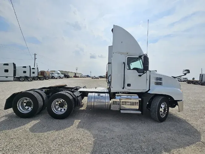 2020 MACK AN64T