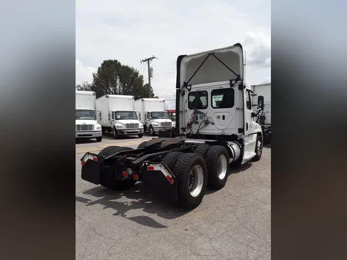 2019 FREIGHTLINER/MERCEDES CASCADIA 125