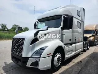 2023 VOLVO VNL64T860