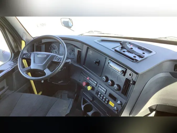 2025 Freightliner Cascadia 126