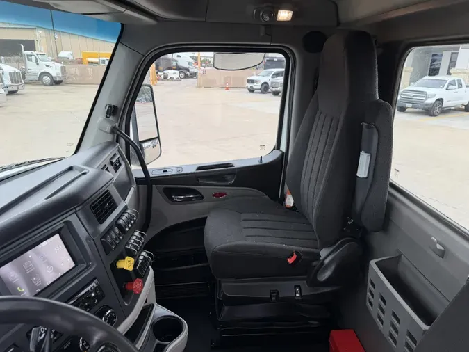 2023 Peterbilt 567