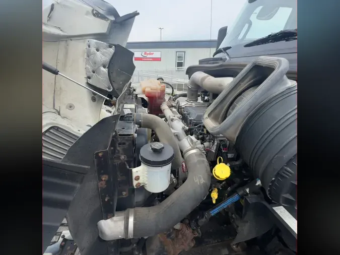 2019 NAVISTAR INTERNATIONAL RH613 DAYCAB S/A