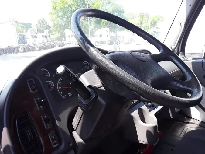 2016 FREIGHTLINER/MERCEDES M2 106