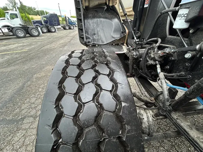 2025 Kenworth W9907a2ef17aa108aeaa470ff266c091b3e2