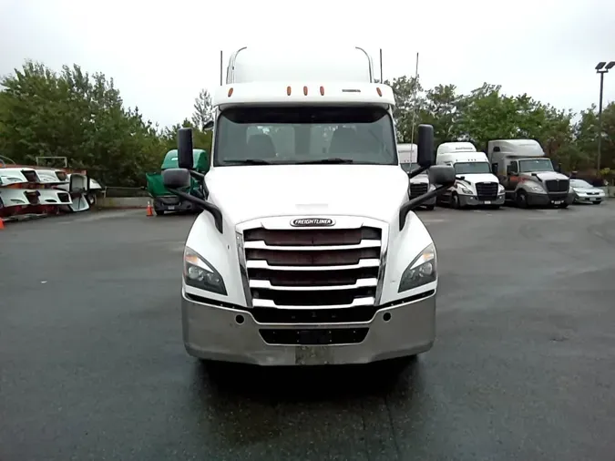 2020 Freightliner Cascadia 126
