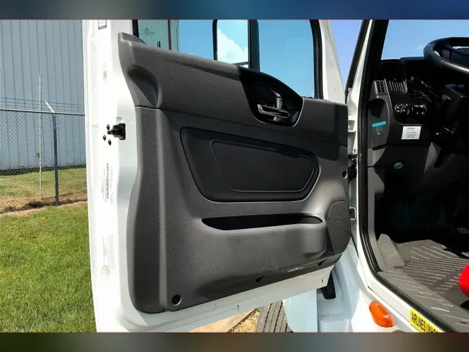 2021 INT LT625 6x4
