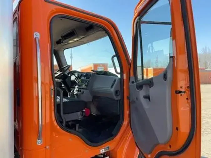 2018 Freightliner M2