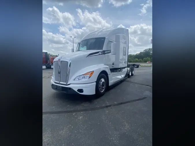 2025 Kenworth T680