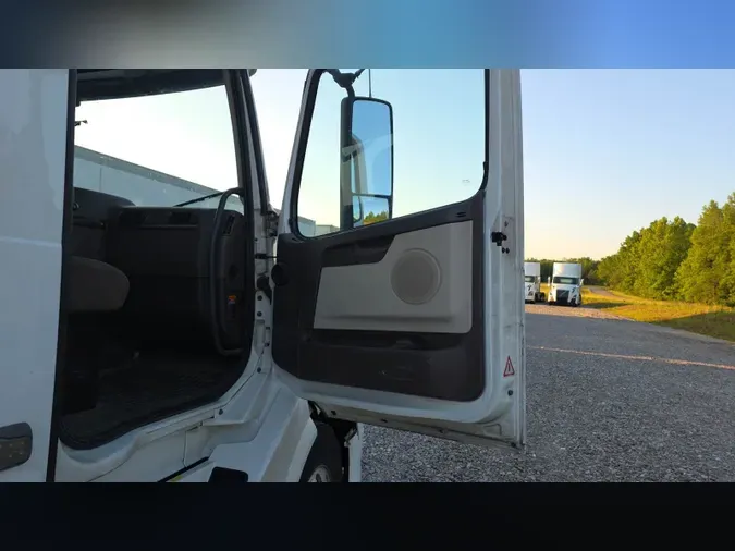 2018 Volvo VNL300