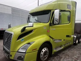 2023 VOLVO VNL64T760