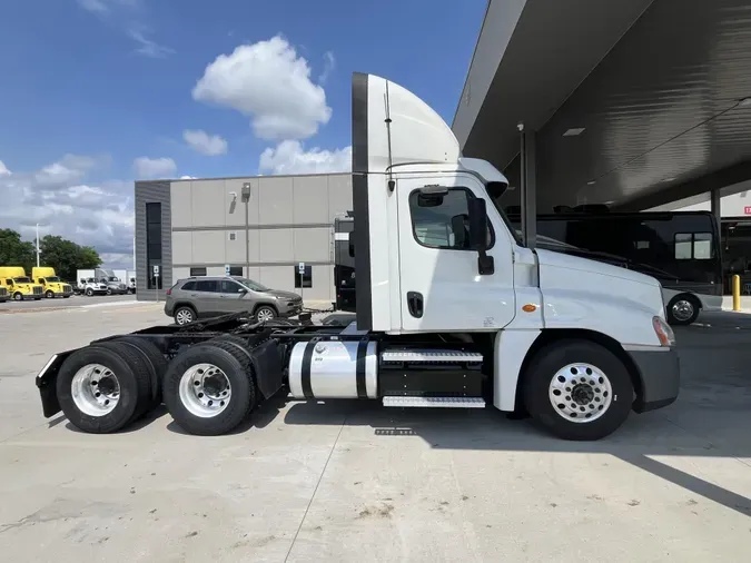 2020 Freightliner Cascadia