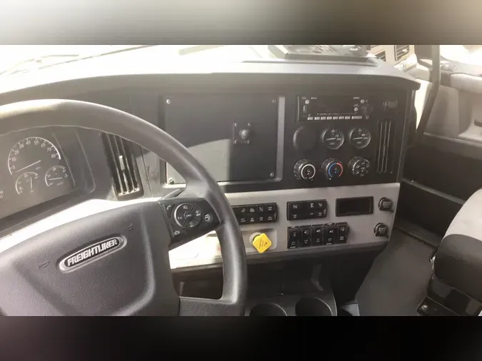 2021 Freightliner Cascadia 126